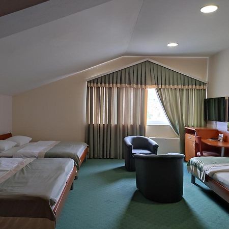 Hotel Bacchus 利夫诺 外观 照片
