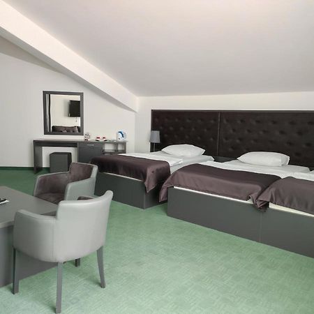 Hotel Bacchus 利夫诺 外观 照片