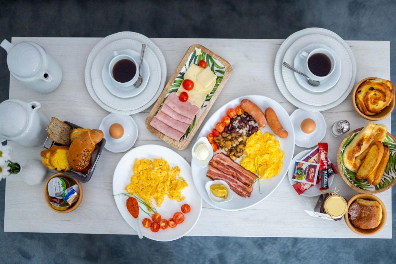 Hotel Bacchus 利夫诺 外观 照片