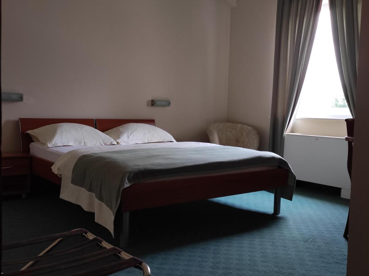 Hotel Bacchus 利夫诺 外观 照片