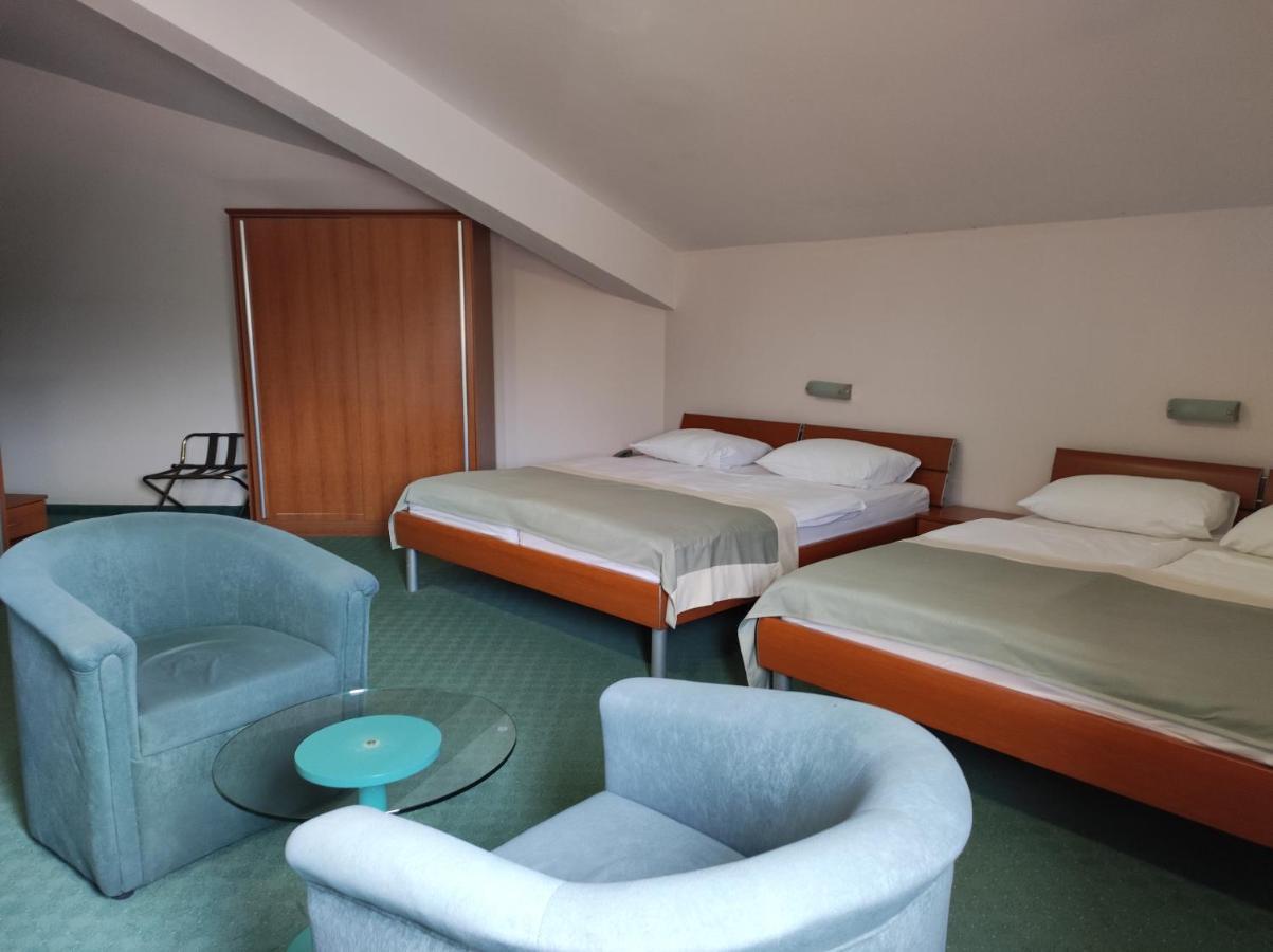 Hotel Bacchus 利夫诺 外观 照片