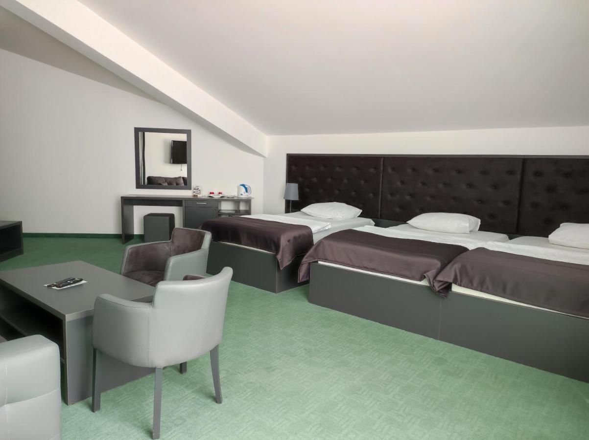 Hotel Bacchus 利夫诺 外观 照片