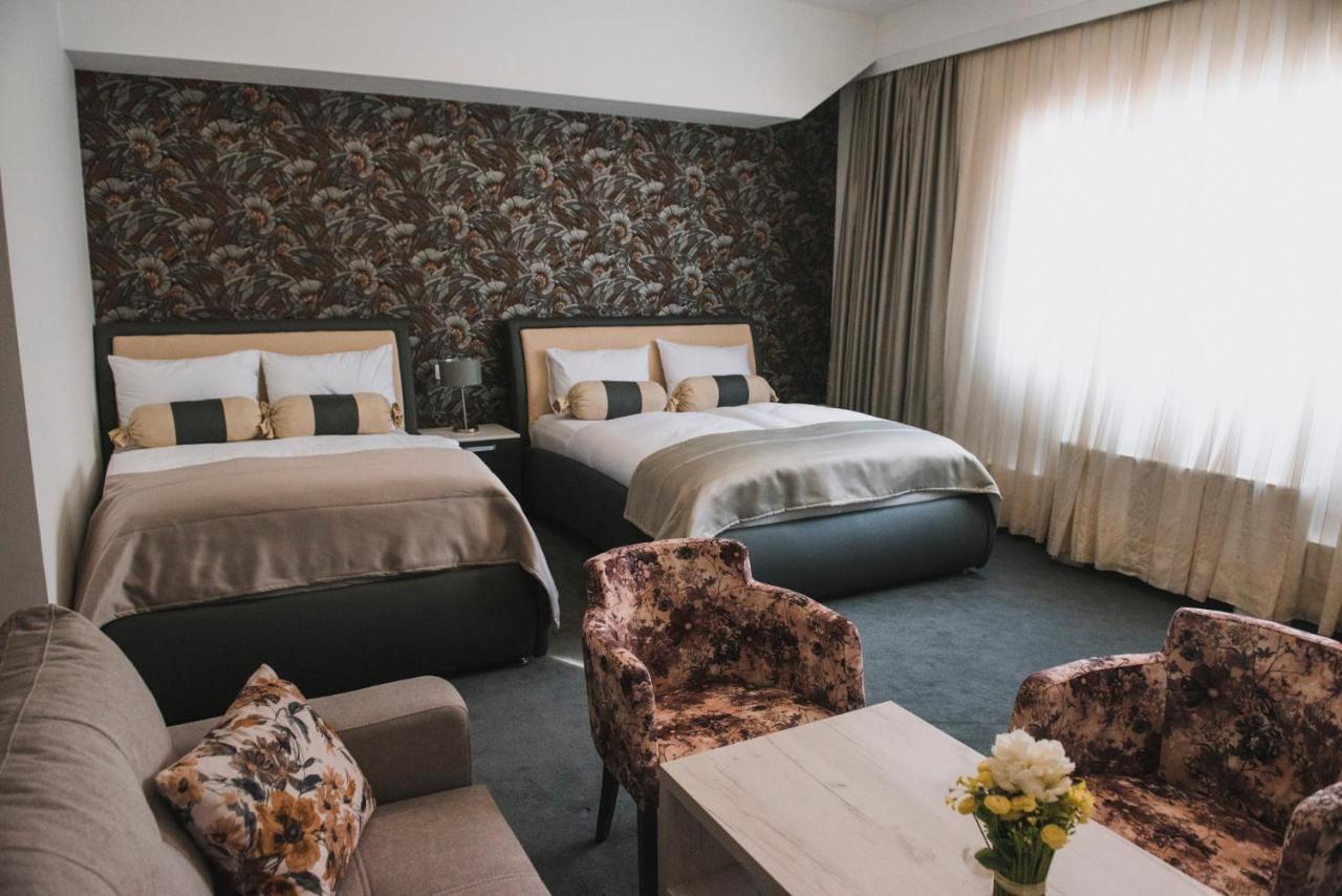 Hotel Bacchus 利夫诺 外观 照片