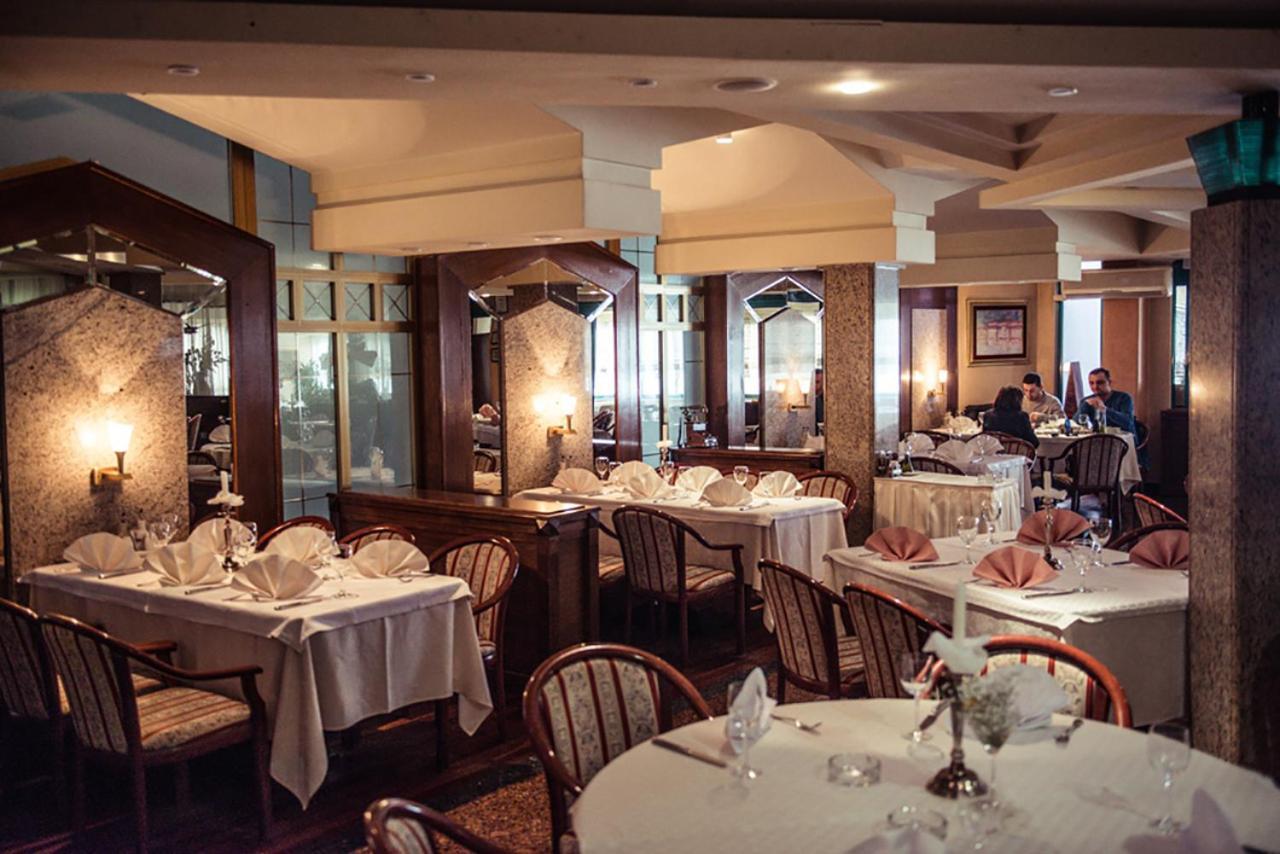 Hotel Bacchus 利夫诺 外观 照片