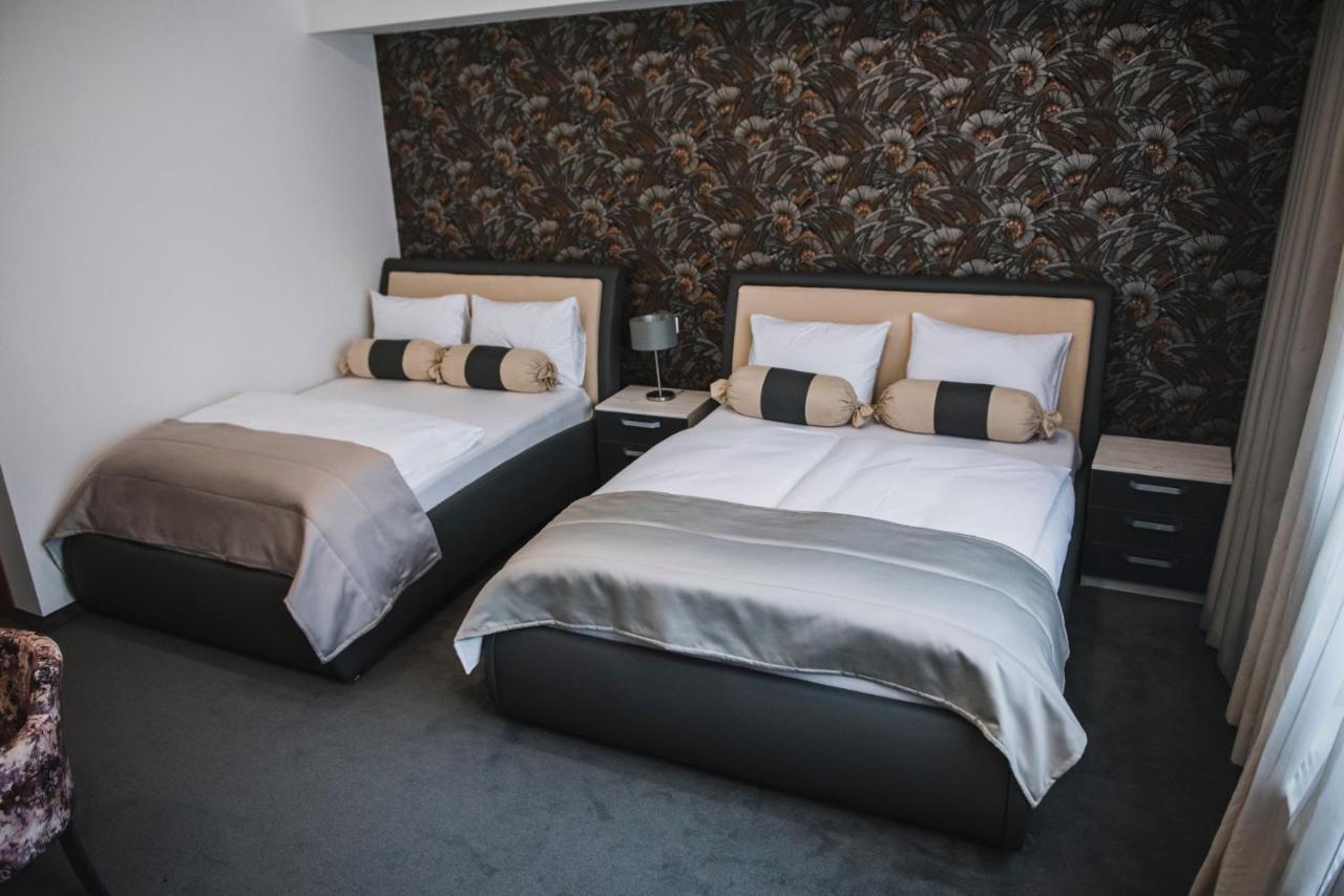 Hotel Bacchus 利夫诺 外观 照片