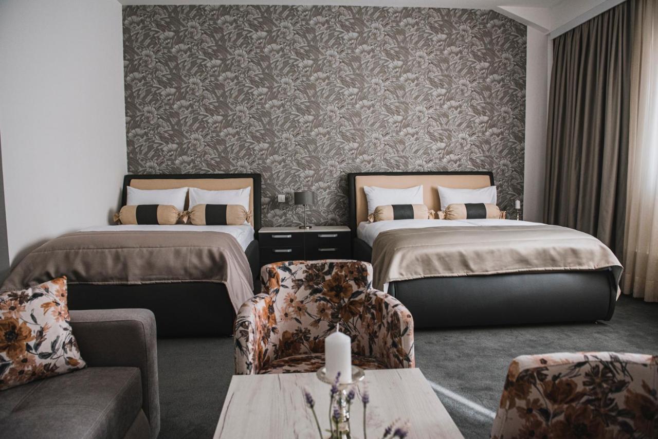 Hotel Bacchus 利夫诺 外观 照片
